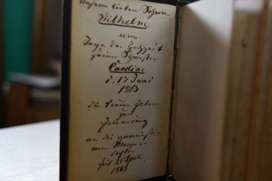 Vier Bücher von der Nachfolge Christi. Aus der lateinischen Urschrift des Thomas von Kempen für evangelische Christen bearbeitet von einem Geistlichen. Nebst einem Anhang von Morgen- und Abend-, Buß-, Beicht- und Kommunion-Gebeten.