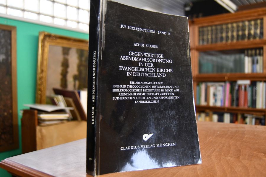 Gegenwärtige Abendmahlsordnung in der Evangelischen Kirche in Deutschland. Die Abendmahlsfrage in ihrer theologischen, historischen und ekklesiologischen Bedeutung im Blick auf Abendmahlsgemeinschaft zwischen lutherischen, unierten und reformierten Landeskirchen