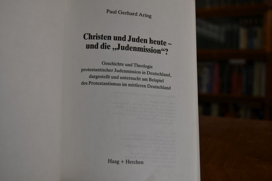 Christen und Juden heute - und die "Judenmission"? Geschichte und Theologie protestantischer Judenmission in Deutschland, dargestellt und untersucht am Beispiel des Protestantismus im mittleren Deutschland.