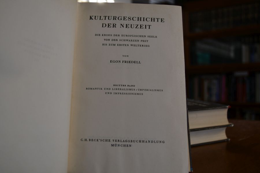 Kulturgeschichte der Neuzeit. Die Krisis der Europäischen Seele von der Schwarzen Pest bis zum Ersten Weltkrieg. Bde. 1-3 (komplett). Band 1 Einleitung. Renaissance und Reformation. Band 2 Barock und Rokoko. Aufklärung und Revolution. Band 3 Romantik und Liberalismus. Imperialismus und Impressionismus.