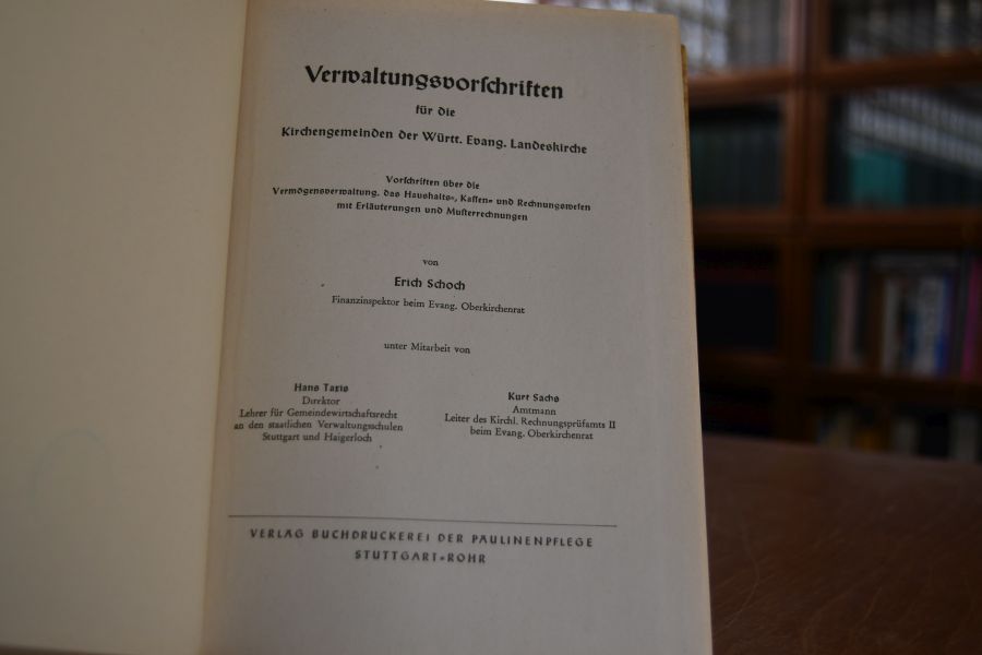 Verwaltungsvorschriften für die Kirchengemeinden der Württ. Evang. Landeskirche. Vorschriften über die Vermögensverwaltung, das haushalts-, Kassen- und Rechnunswesen mit Eräuterungen und Musterrechnungen.