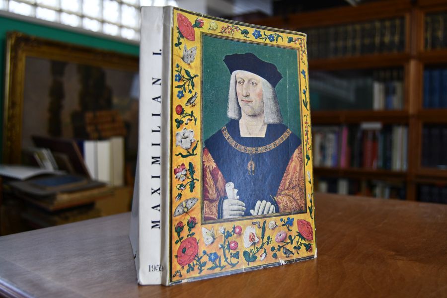 Maximilian I. 1459-1519. Ausstellung Österreichische Nationalbibliothek, Graphische Sammlung Albertina, Kunsthistorisches Museum (Waffensammlung) 23. Mai bis 30. September 1959.