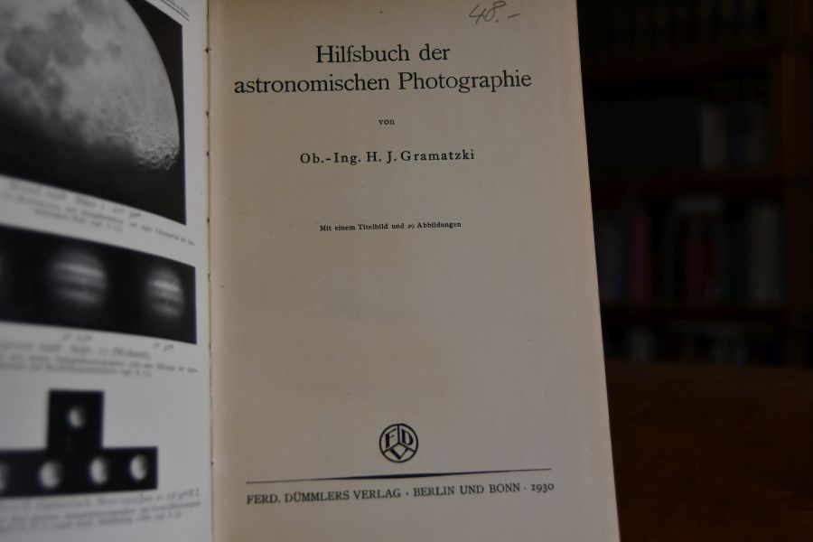 Hilfsbuch der astronomischen Photographie