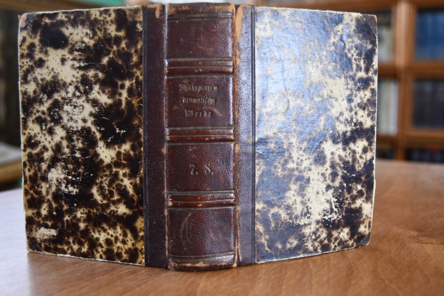 Shakespeare`s dramatische Werke übersetzt von August Wilhelm von Schlegel und Ludwig Tieck. Bde. 7+8 in einem Band (apart).