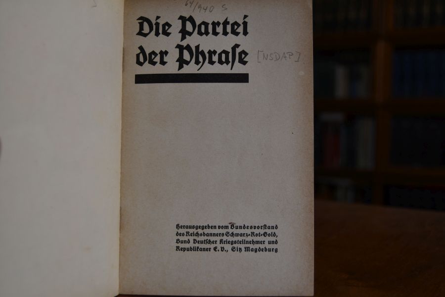 Die Partei der Phrase.