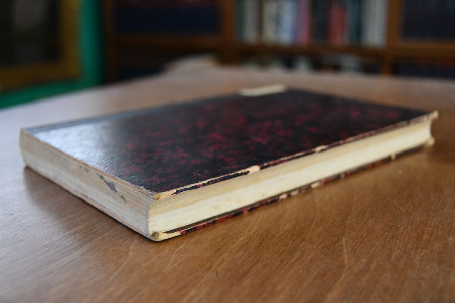 Voltaire. Ein Beitrag zur Entstehungsgeschichte des Liberalismus. 2 Hälften in einem Band.