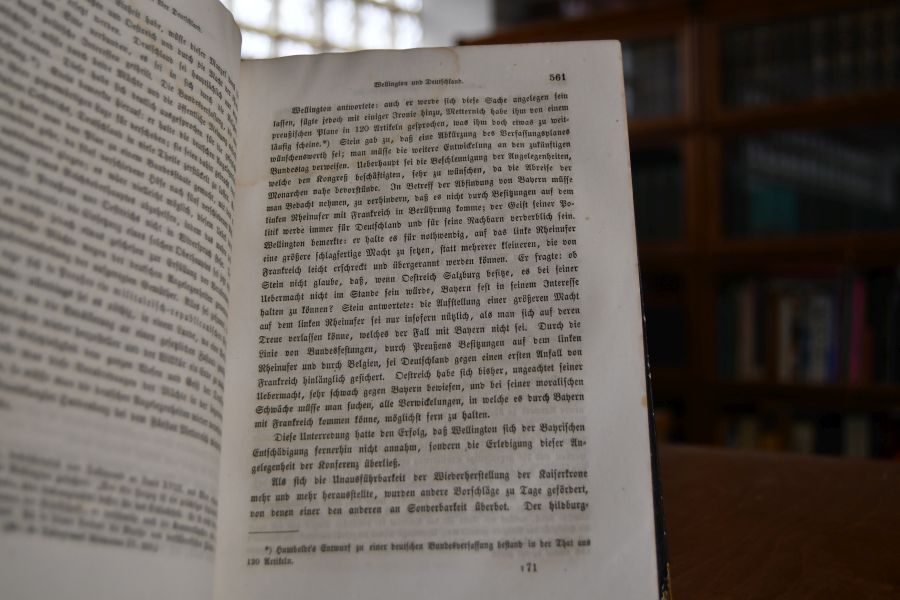 Von Elba nach St. Helena. Erste Abtheilung Der Wiener Kongreß 1814 und 1815. Geheimes und Oeffentliches, nach mündlichen und schriftlichen Enthüllungen der Mitgenossen, Conferenz-Protokolle und Notenwechsel. Zweite Abtheilung Napoleons Rückkehr von Elba nach Frankreich. Der Feldzug in den Niederlanden, Blüchers Einzug in Paris, Napoleons Abführung nach St. Helena, der zweite Pariser Frieden.
