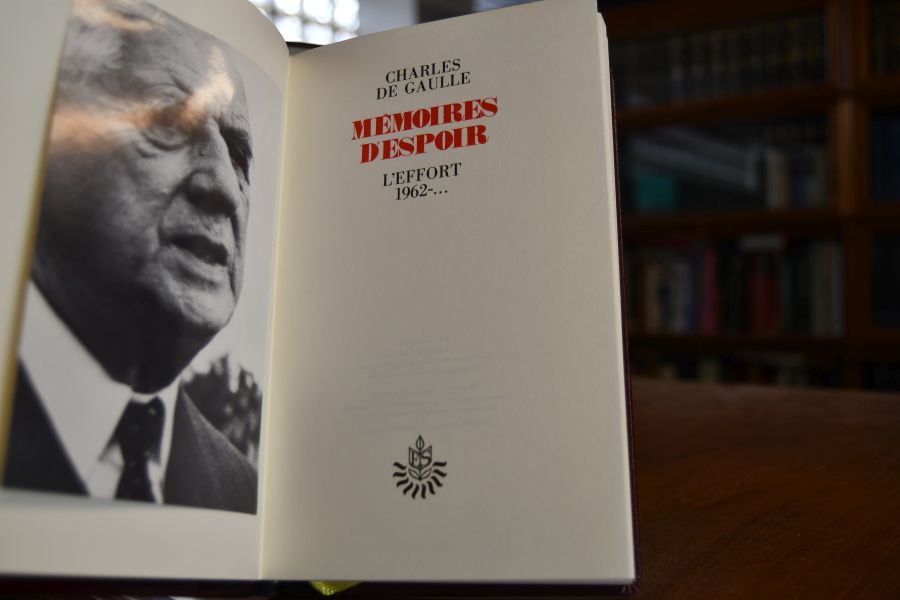 Oeuvres completes. Vorhanden Memoires de Guerre I-VI, und Memoires d`Espoir I+II. Insgesamt 8 Bde.