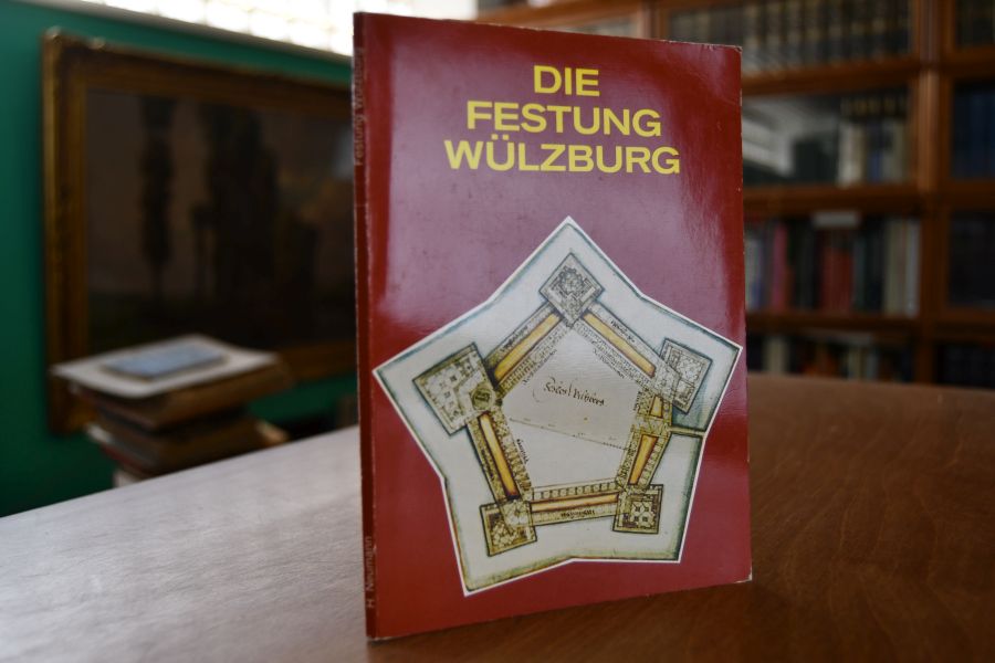 Die Festung Wülzburg. Streifzüge durch Vergangenheit und Gegenwart der ehemals ansbachischen Wehranlage.