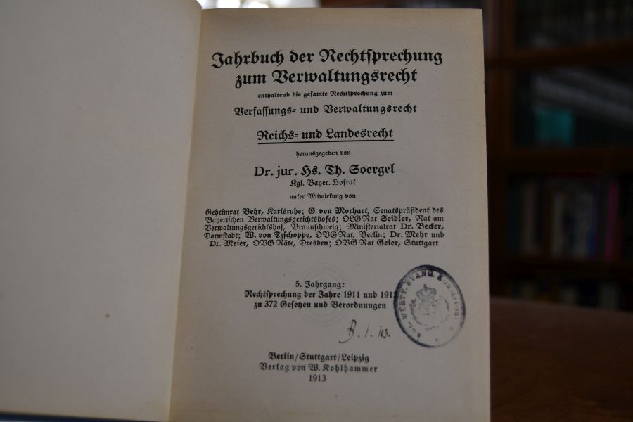 Jahrbuch der Rechtsprechung zum Verwaltungsrecht, enthaltend die gesamte Rechtsprechung zum Verfassungs-, Verwaltungs- und Versicherungsrecht. Reichs- und Landesrecht. 5. Jahrgang Rechtsprechung der Jahre 1911 und 1912.