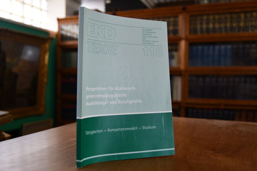 Perspektiven für diakonisch-gemeindepädagogische Ausbildungs- und Berufsprofile. Tätigkeiten - Kompetenzmodell - Studium.