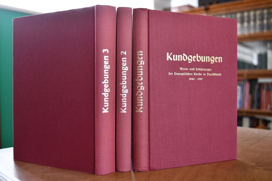 Kundgebungen, Erklärungen und Dokumente der Evangelischen Kirche in Deutschland 1945-1980. 3 Bde.