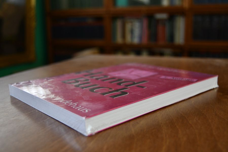 Handbuch für den Dienst in Kirche und Gemeindehaus.