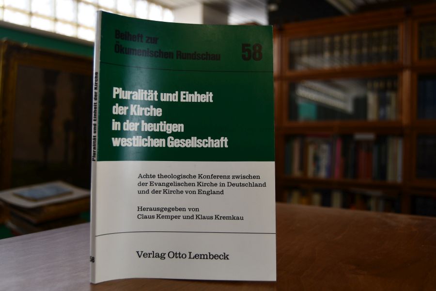 Pluralität und Einheit der Kirche in der heutigen westlichen Gesellschaft.