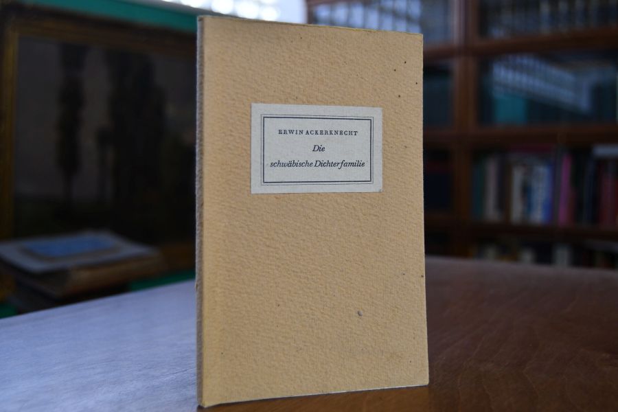 Die schwäbische Dichterfamilie. Vortrag, gehalten am 20. April 1950 zur Eröffnung des Sommersemesters der Schiller-Volkshochschule in Ludwigsburg und am 11. Mai 1950 in Bietigheim, gedruckt für die Mitglieder der Deutschen Schillergesellschaft.