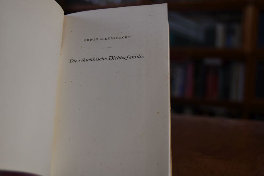 Die schwäbische Dichterfamilie. Vortrag, gehalten am 20. April 1950 zur Eröffnung des Sommersemesters der Schiller-Volkshochschule in Ludwigsburg und am 11. Mai 1950 in Bietigheim, gedruckt für die Mitglieder der Deutschen Schillergesellschaft.
