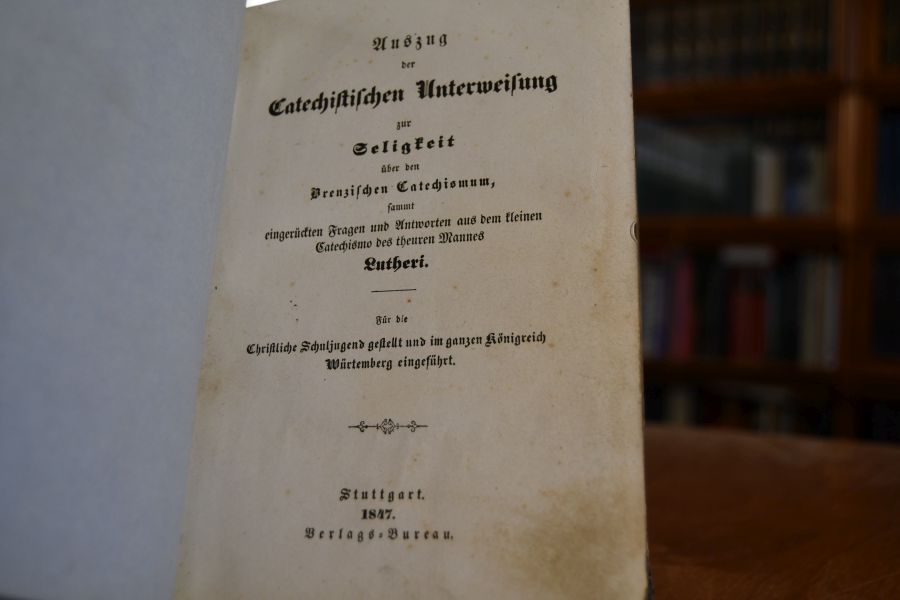 Auszug der Catechistischen Unterweisung zur Seligkeit über den Brenzischen Catechismum, sammt eingerückten Fragen und Antworten aus dem kleinen Catechismo des theuren Mannes Lutheri. Für die Christliche Schul-Jugend gestellt und im ganzen Königreich Würtemberg eingeführt. Beigebunden Evangelischer Unterricht wie die Confirmation, das ist die Taufbundeserneuerung mit der christlichen Jugend vor dem Genuß des heiligen Abendmahls in den gesammten evangelischen Kirchen des Königreichs Württemberg solle vorgenommen werden. Nebst einem Anhang neuer Gebete, Stuttgart, Verlags-Bureau, 1847, 32 S.