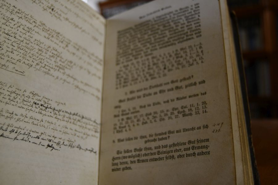 Auszug der Catechistischen Unterweisung zur Seligkeit über den Brenzischen Catechismum, sammt eingerückten Fragen und Antworten aus dem kleinen Catechismo des theuren Mannes Lutheri. Für die Christliche Schul-Jugend gestellt und im ganzen Königreich Würtemberg eingeführt. Beigebunden Evangelischer Unterricht wie die Confirmation, das ist die Taufbundeserneuerung mit der christlichen Jugend vor dem Genuß des heiligen Abendmahls in den gesammten evangelischen Kirchen des Königreichs Württemberg solle vorgenommen werden. Nebst einem Anhang neuer Gebete, Stuttgart, Verlags-Bureau, 1847, 32 S.