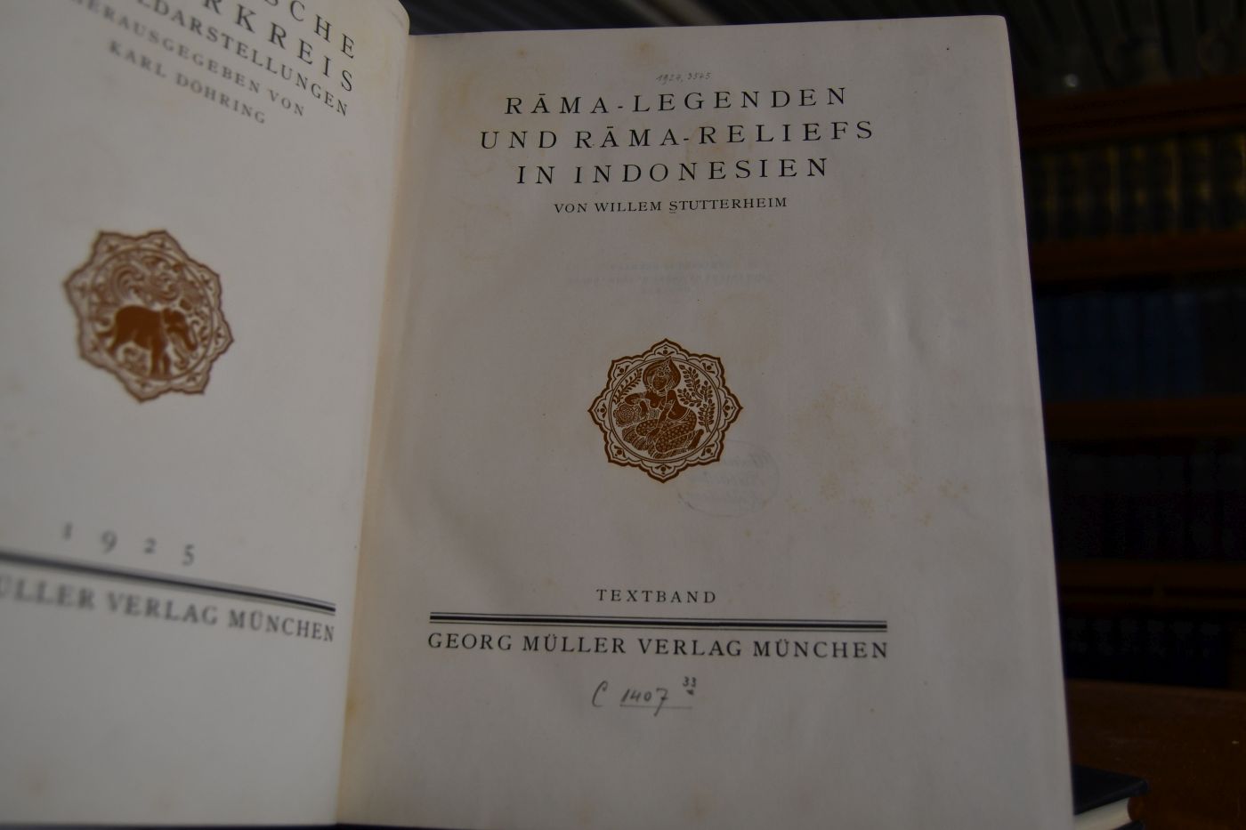 Rama-Legenden und Rama-Reliefs in Indonesien. 2 Bde. (Text- und Tafelband).