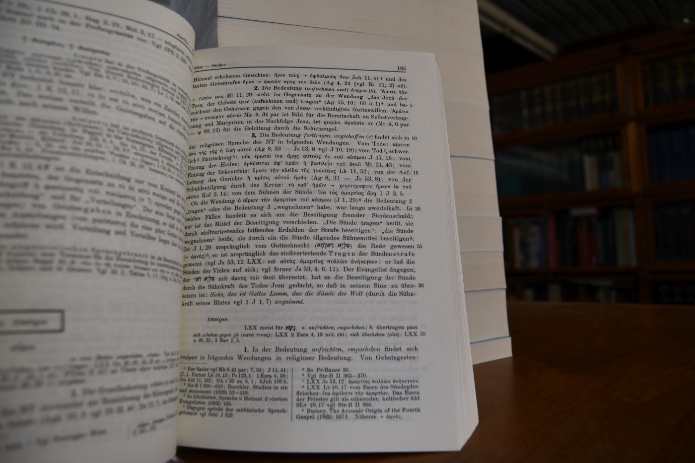 Theologisches Wörterbuch zum Neuen Testament. Bände I - X in 11 Bänden.