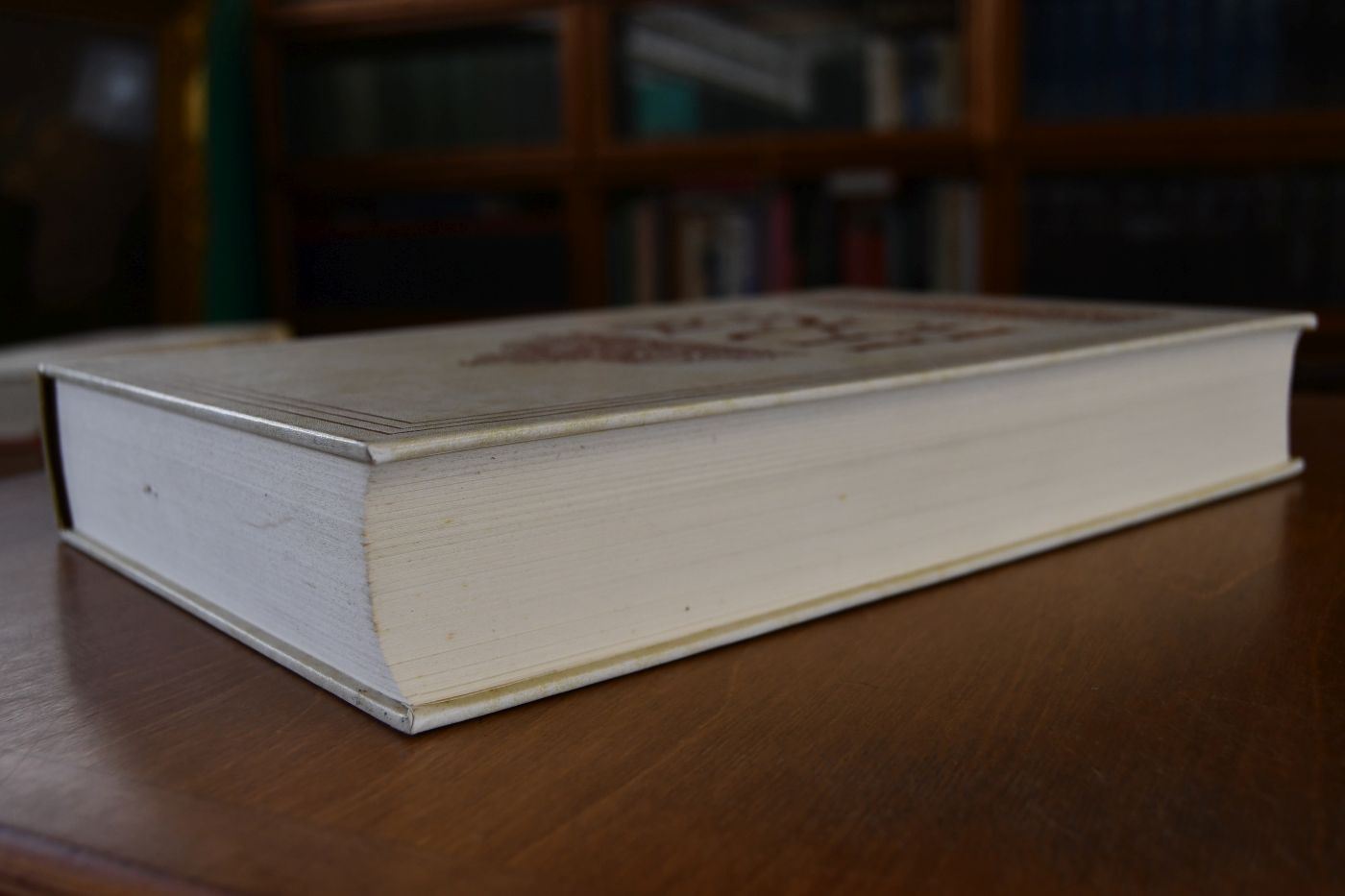 Vollkommenes Fisch-Buch. Darstellend eine warhafftige und nach dem Leben vorgerissene Abbildung aller so wol in d. grossen Mittelländischen Meer, alss andern kleinern Meeren, Seen, Flüssen und Wassern nicht nur in Europa, sondern auch in Asia, Africa, America ... sich enthaltender grosser und kleiner Fische und seltsamer Meerwunder sammt einer umbständlichen Beschreibung ...