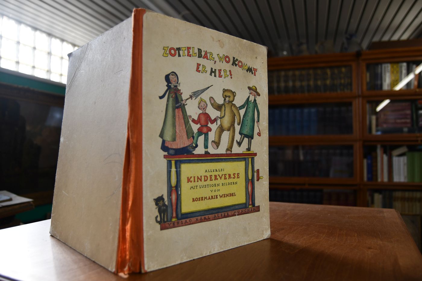 Zottelbär, wo kommt er her? Allerlei Kinderverse mit lustigen Bildern.