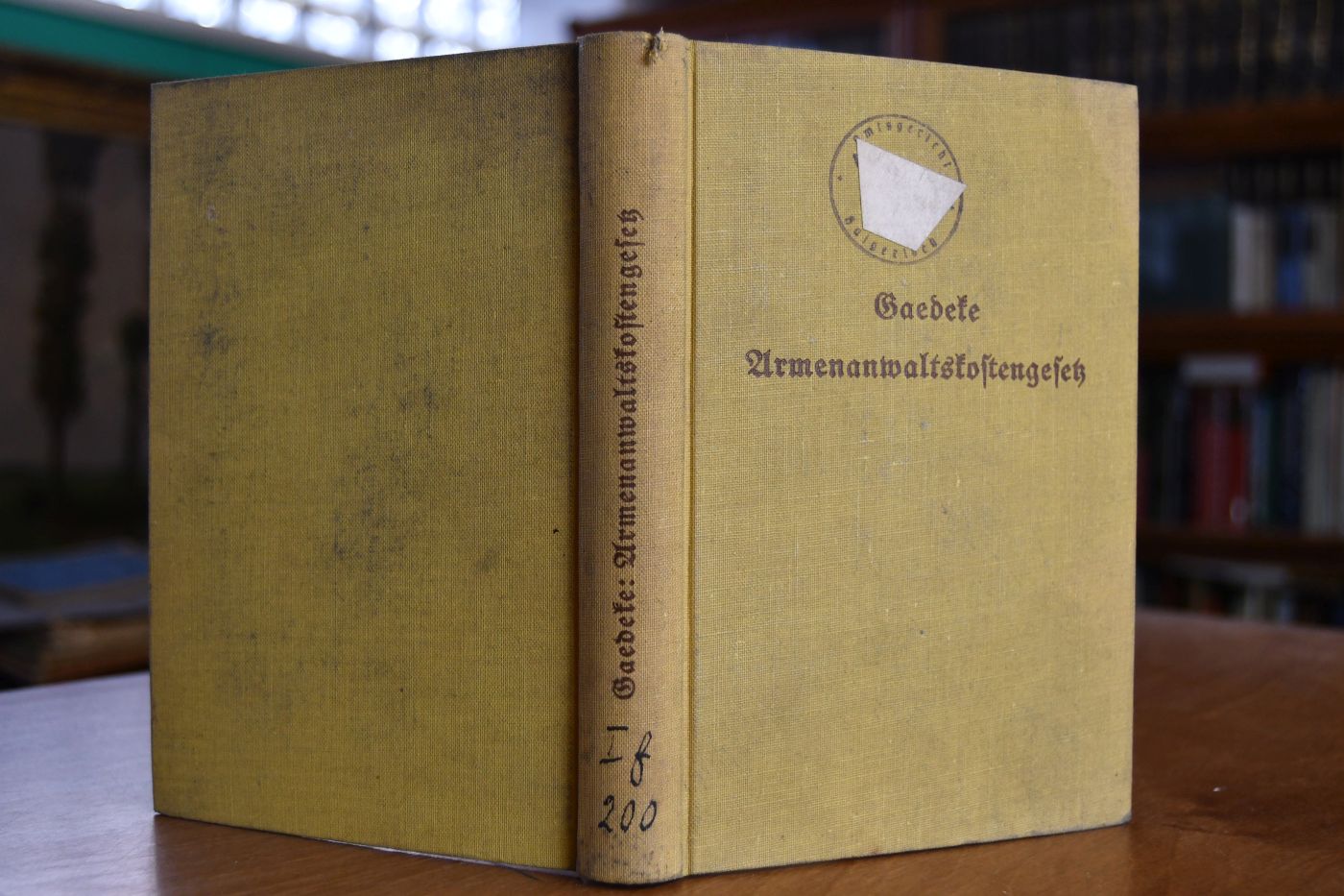 Das Gesetz betr. die Erstattung von Rechtsanwaltsgebühren in Armensachen vom 20. Dezember 1928 (RGBl. I, 411) mit den Abänderungen des Gesetzes vom 13. Dezember 1935 (RGBl. I, 1469). Systematisch erläutert.