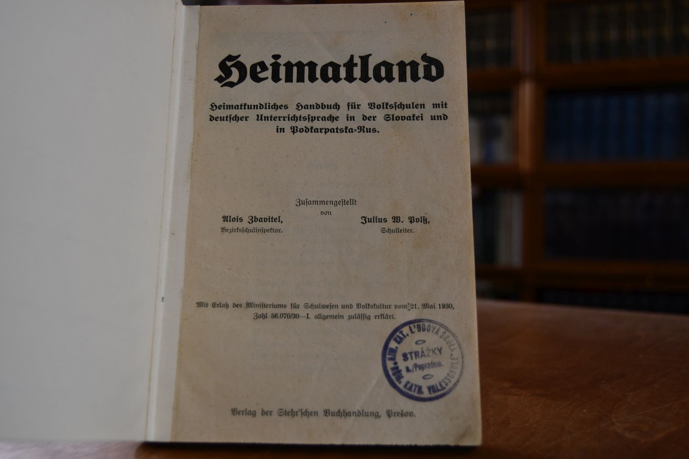 Heimatland. Heimatkundliches Handbuch für Volksschulen mit deutscher Unterrichtssprache in der Slovakei und in Podkarpatska-Rus.