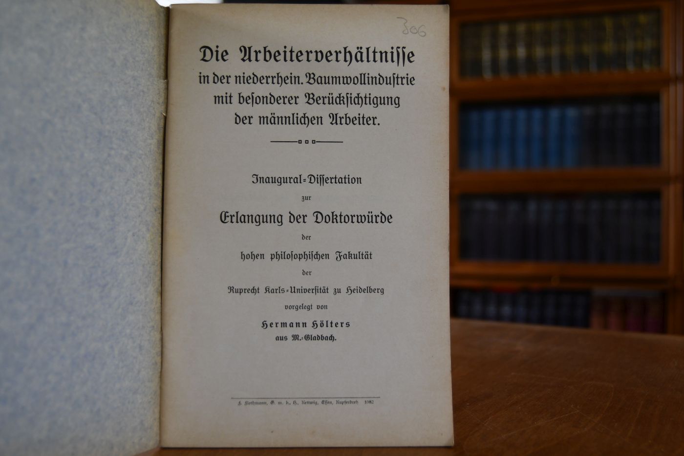 Die Arbeiterverhältnisse in der niederrhein. Baumwollindustrie mit besonderer Berücksichtigung der männlichen Arbeiter.