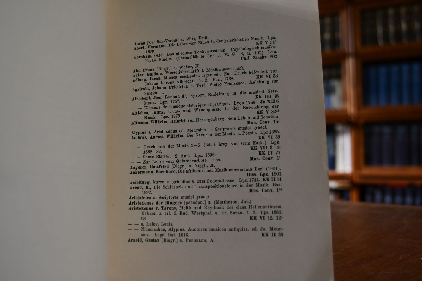 Catalog der Schweizerischen Musikbibliothek. I. Musikgeschichtliche und theoretische Werke.