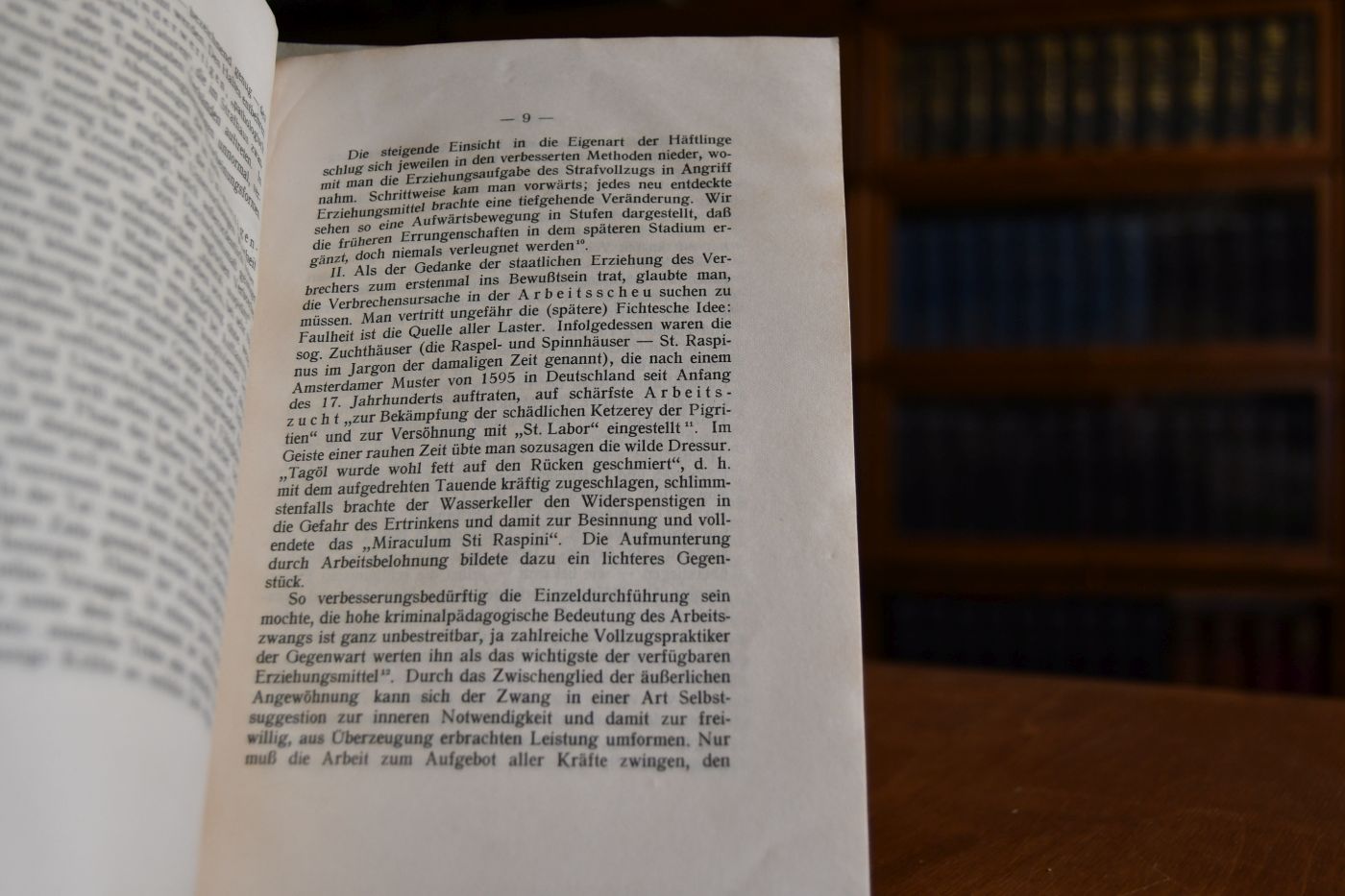 Das Erziehungsproblem im modernen Strafvollzug. Vortrag gehalten am 7. November 1925 in der Sitzung der Freiburger Wissenschaftlichen Gesellschaft.