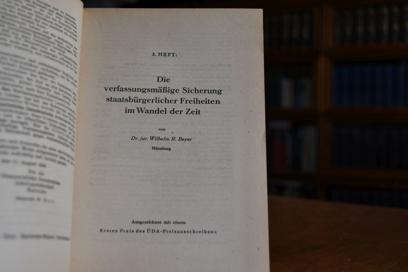 Die verfassungsmäßige Sicherung staatsbürgerlicher Freiheiten im Wandel der Zeiten. Ursprung und Sicherung der Grundrechte.