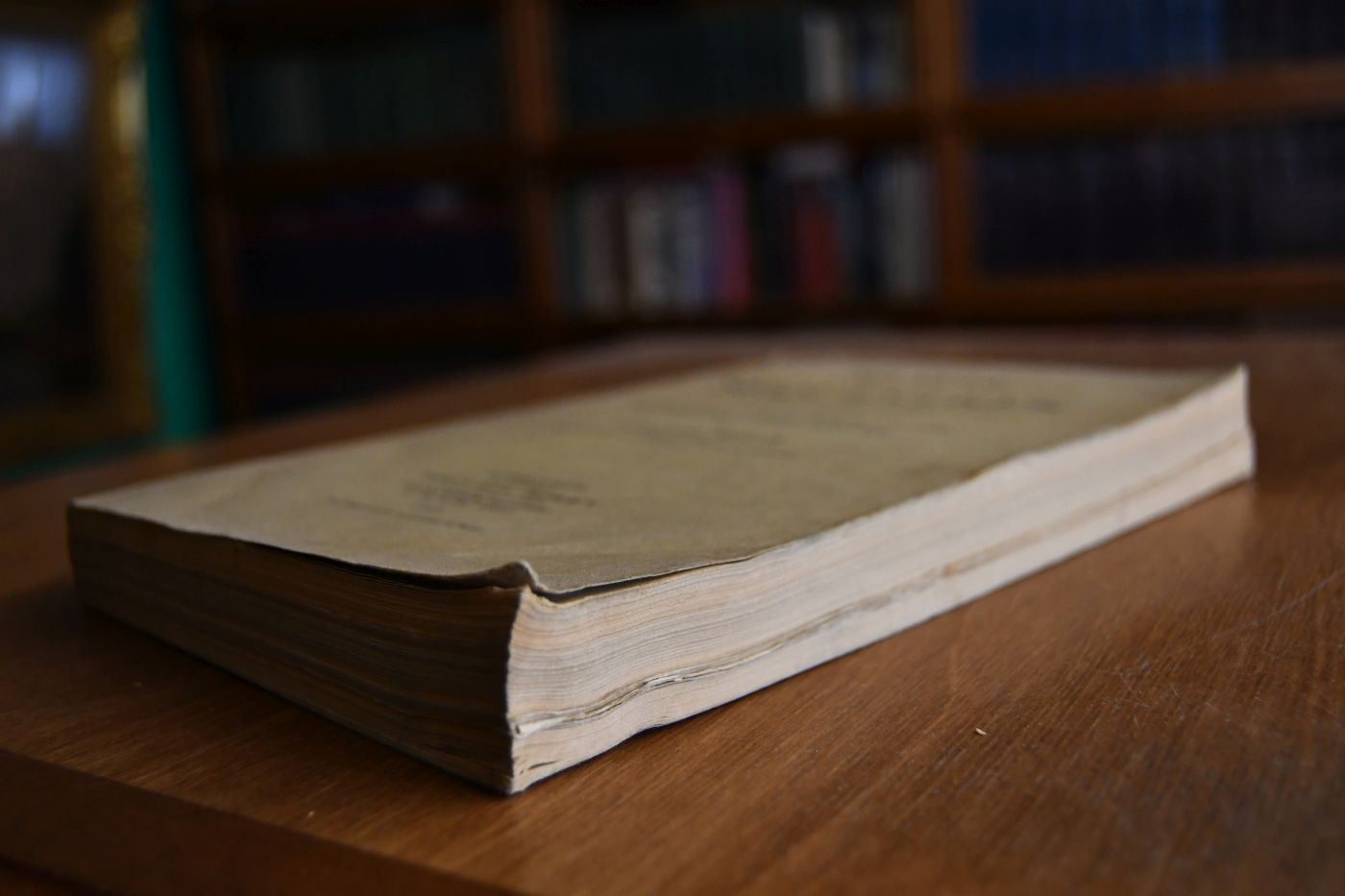 Manuel des Sequestres. Recueil des lois, decrets, instructions et circulaires sur les sequestres des biens allemands et austro-hongrois.