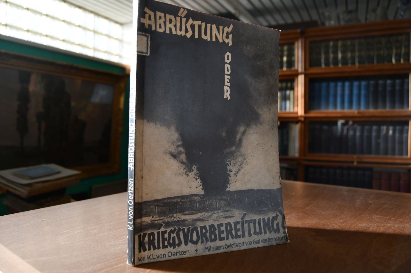 Abrüstung oder Kriegsvorbereitung.