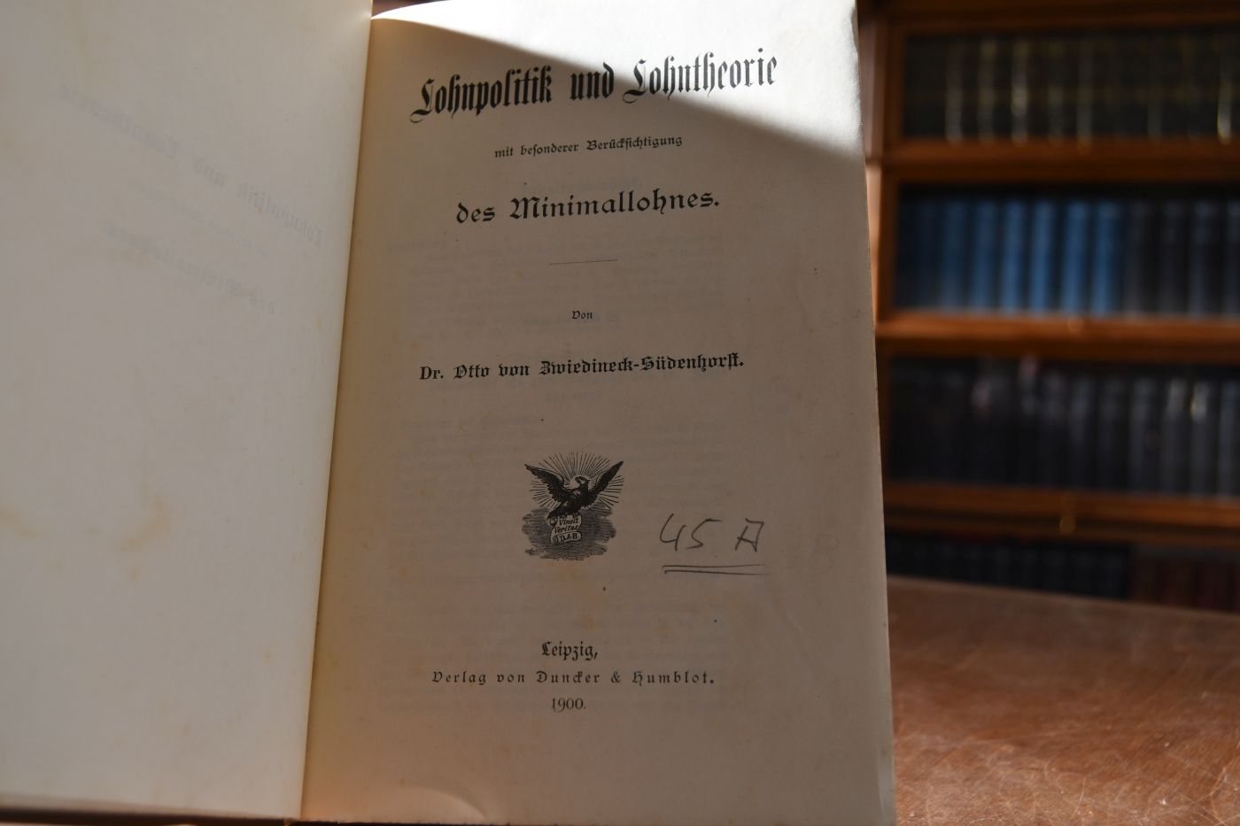 Lohnpolitik und Lohntheorie mit besonderer Berücksichtigung des Minimallohnes.