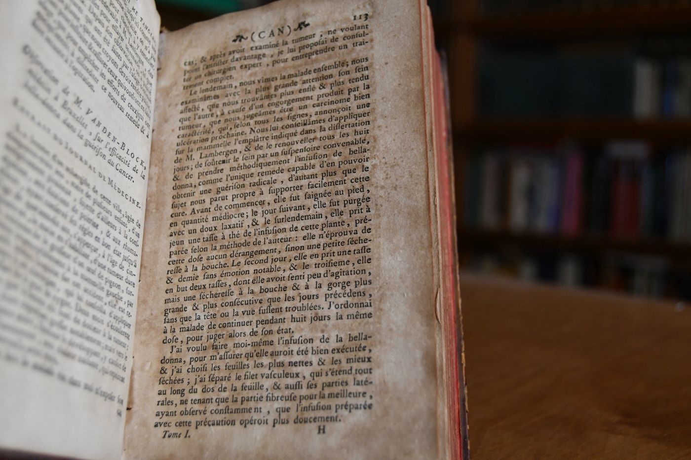 Dictionnaire portatif de santé dans lequel tout le monde peut prendre une connoissance suffisante de toutes les maladies, des différens signes qui les caractérisent chacune en particulier, des moyens les plus sûrs pour s`en préserver, ou des remedes les plus efficaces pour se guèrir, & enfin de toutes les instructions nécessaires pour être soi-même son propre médecin / par M.*** & M. de B***. Tome premier (apart).
