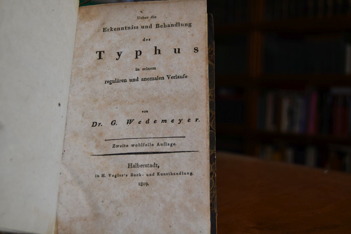 Ueber die Erkenntnis und Behandlung des Typhus in seinem regulären und anomalen Verlaufe.