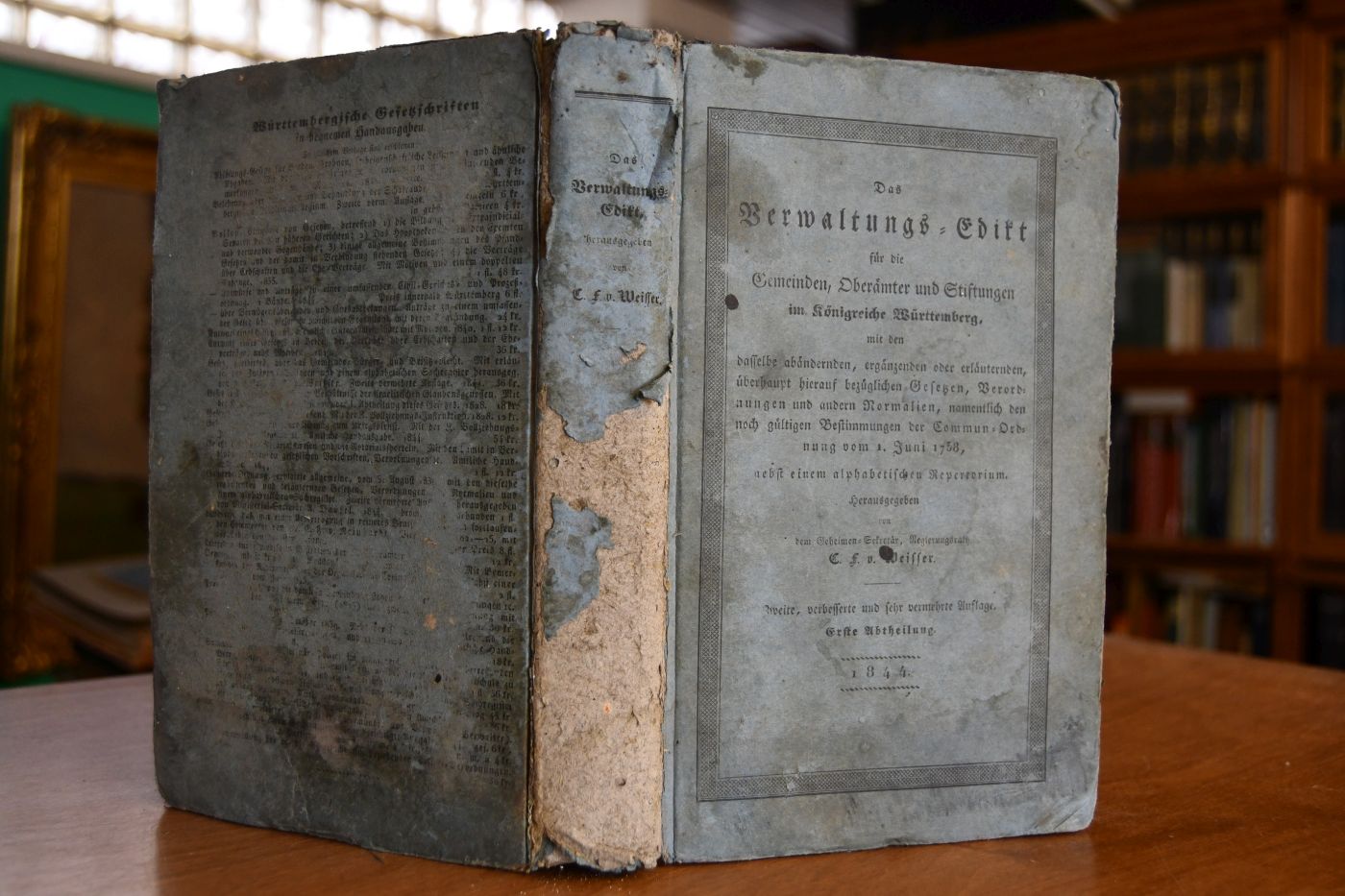 Das Verwaltungs-Edikt für die Gemeinden, Oberämter und Stiftungen im Königreiche Württemberg, mit den dasselbe abändernden, ergänzenden oder erläuternden, überhaupt hierauf bezüglichen Gesetzen, Verordnungen und anderen Normalien, namentlich den noch gültigen Bestimmungen der Commune-Ordnung vom 1. Juni 1758., Nebst einem alphabetischen Repertorium. Erste Abtheilung (apart).