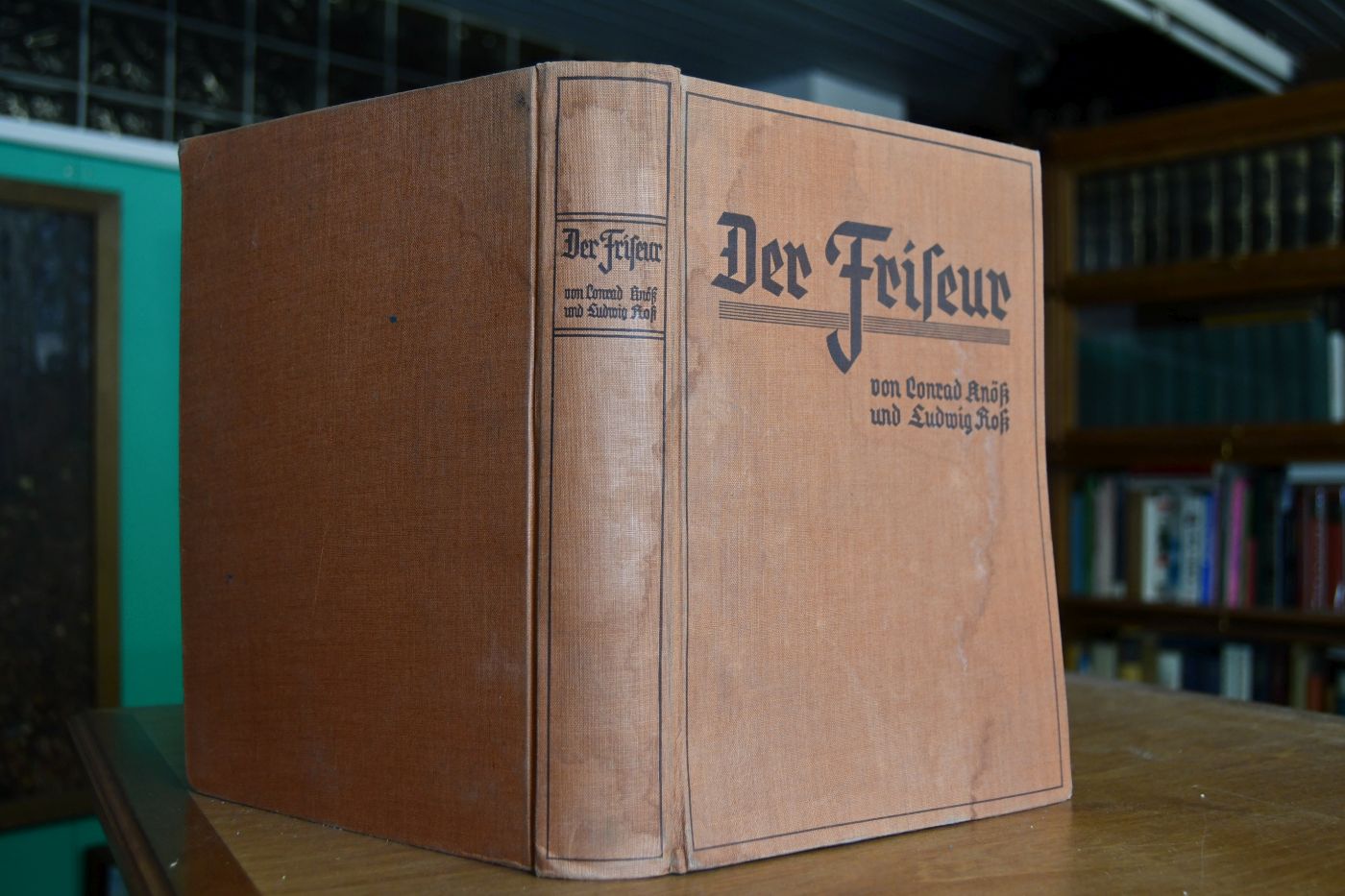 Der Friseur Ein Hand- und Nachschlagebuch für Damen- und Herrenfriseure, Haarfärber, Schönheitspfleger und Perückenmacher.