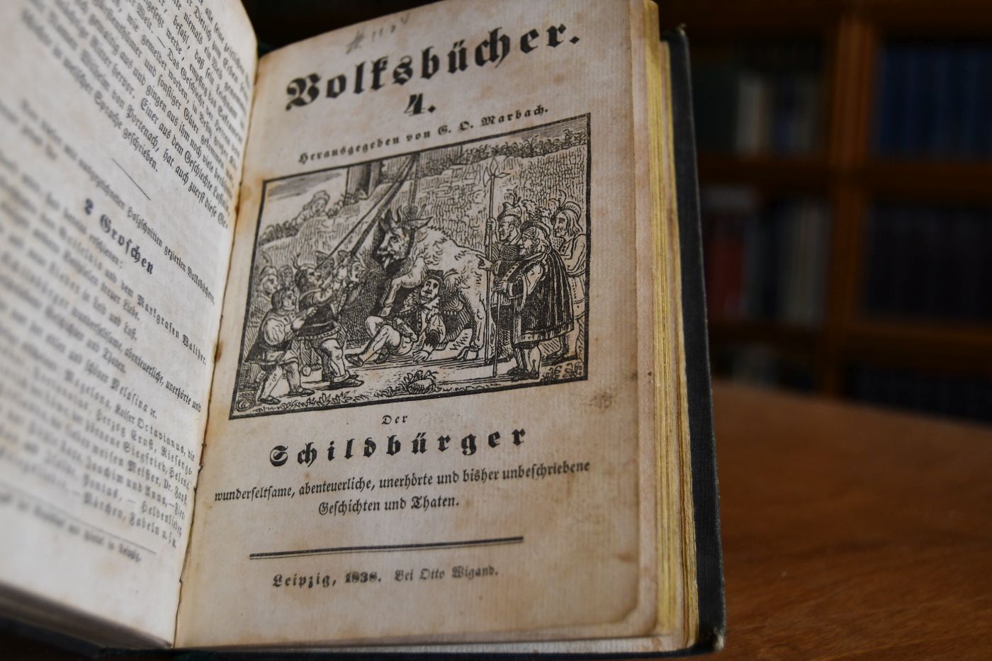 Volksbücher 1. - 4. in einem Band 1. Geschichte von Griseldis und dem Markgrafen Walther. 2 Alte und neue Lieder in Leid und Lust. 3. Geschichte von der edlen und schönen Melusina. 4. Der Schildbürger wunderseltsame, abenteuerliche, unerhörte und bisher unbeschriebene Geschichten und Thaten.