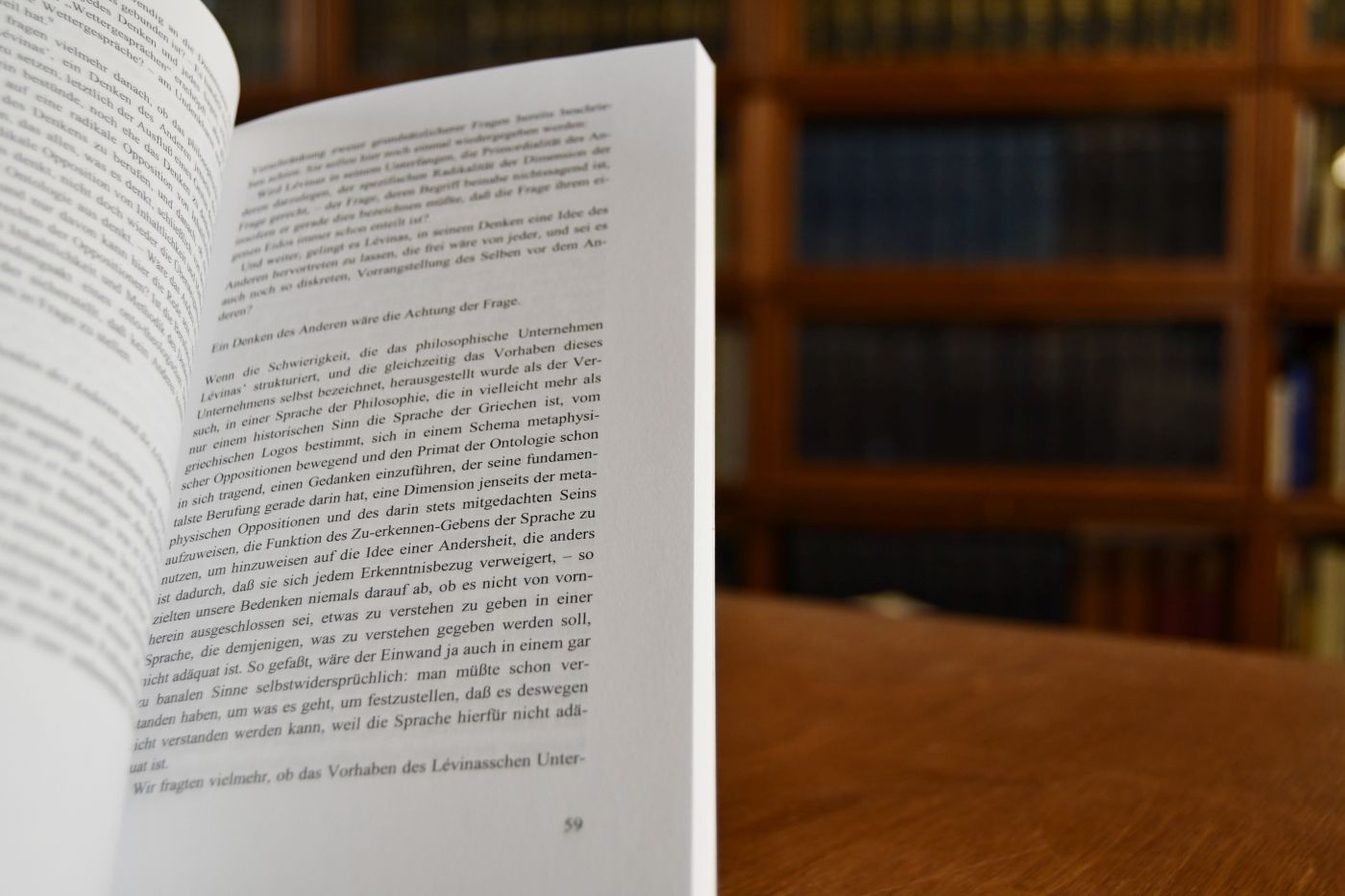 Die Frage nach dem Anderen. Im Ausgang von Emmanuel Lévinas und Jacques Derrida.