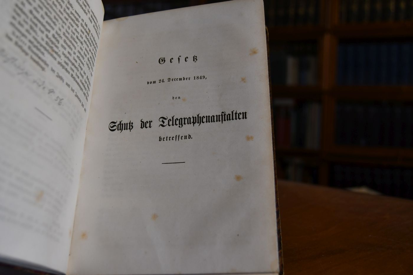 Gesetz vom 17. März 1850 den Missbrauch der Presse betreffend, Gesetz vom 24. December 1849, den Schutz der Telegraphenanstalten betr., Gesetz vom 25. Juli 1850, die Bestrafung der Jagdfrevel betr., Gesetz vom 30. März 1850, die Ausübung der Jagd. betr. Gesetz vom 15. Juni 1850, den Ersatz des Wildschadens betr. Erläutert von Carl Brater.