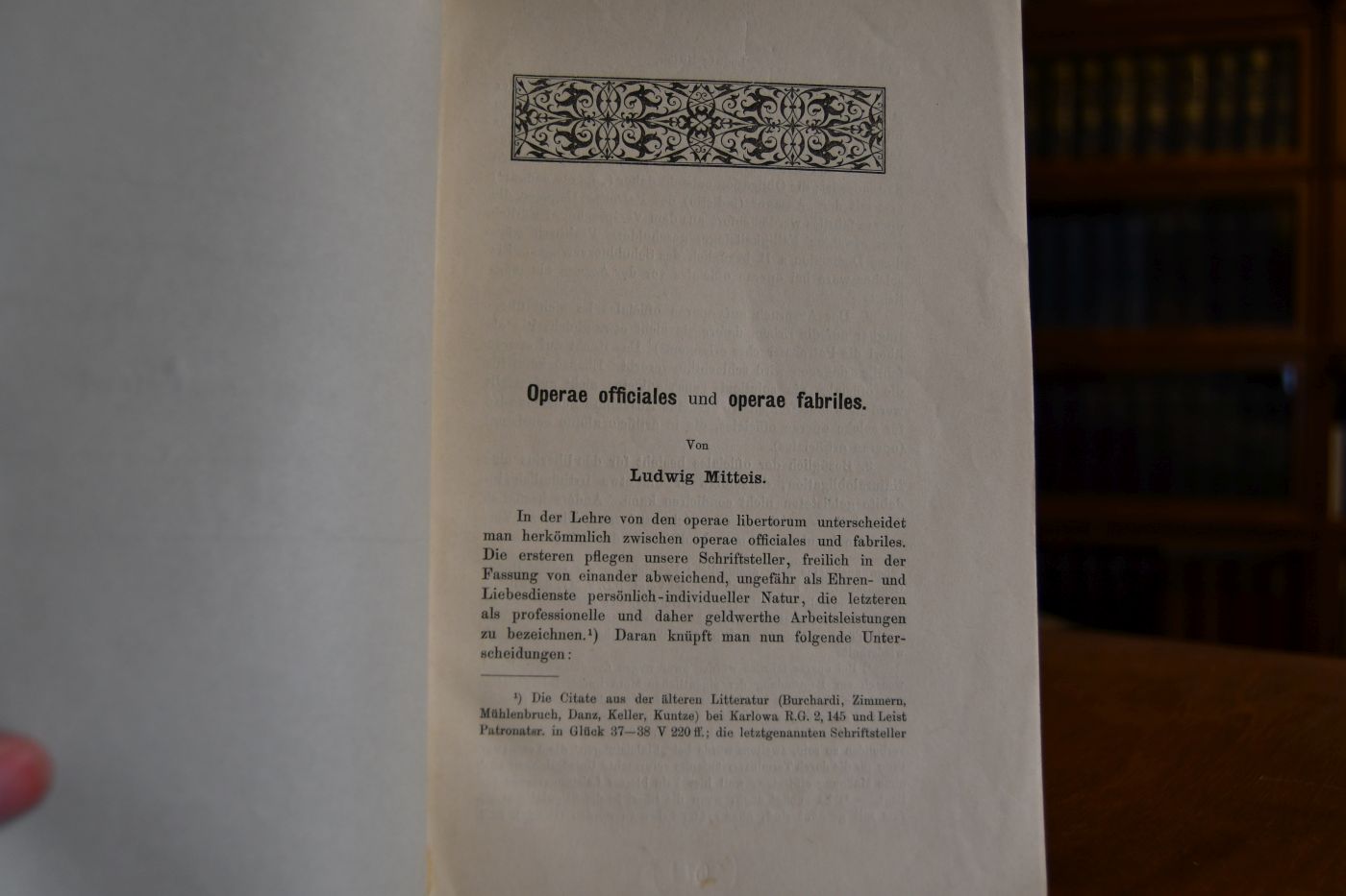 Operae officiales und operae fabriles.