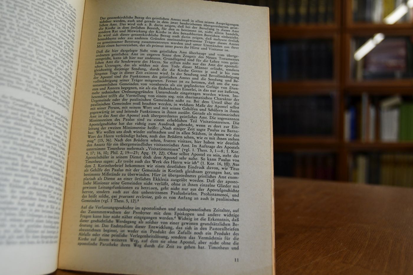 Das geistliche Amt, seine übergeordnete Gestalt und die Ordnung der Kirche. Eine theologische und kirchenrechtliche Untersuchung zur Grundordnung der Evangelischen Kirche in Hessen und Nassau.