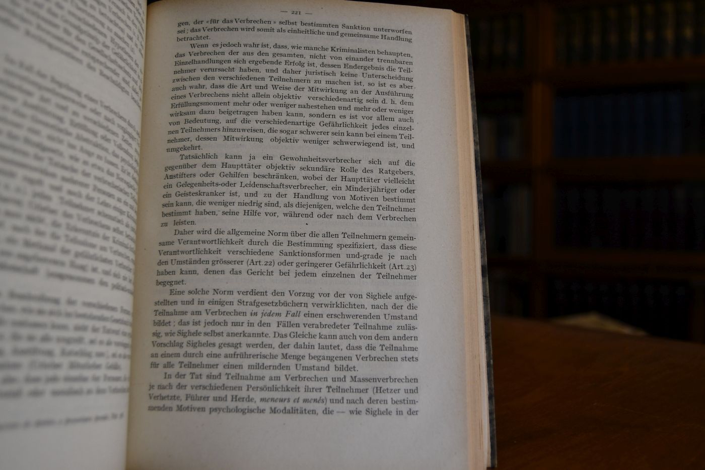 Relazione sul Progetto preliminare di Codice Penale Italiano (Libro I). Denkschrift und Vorentwurf zu einem italienischen Strafgesetzbuch (I. Buch).