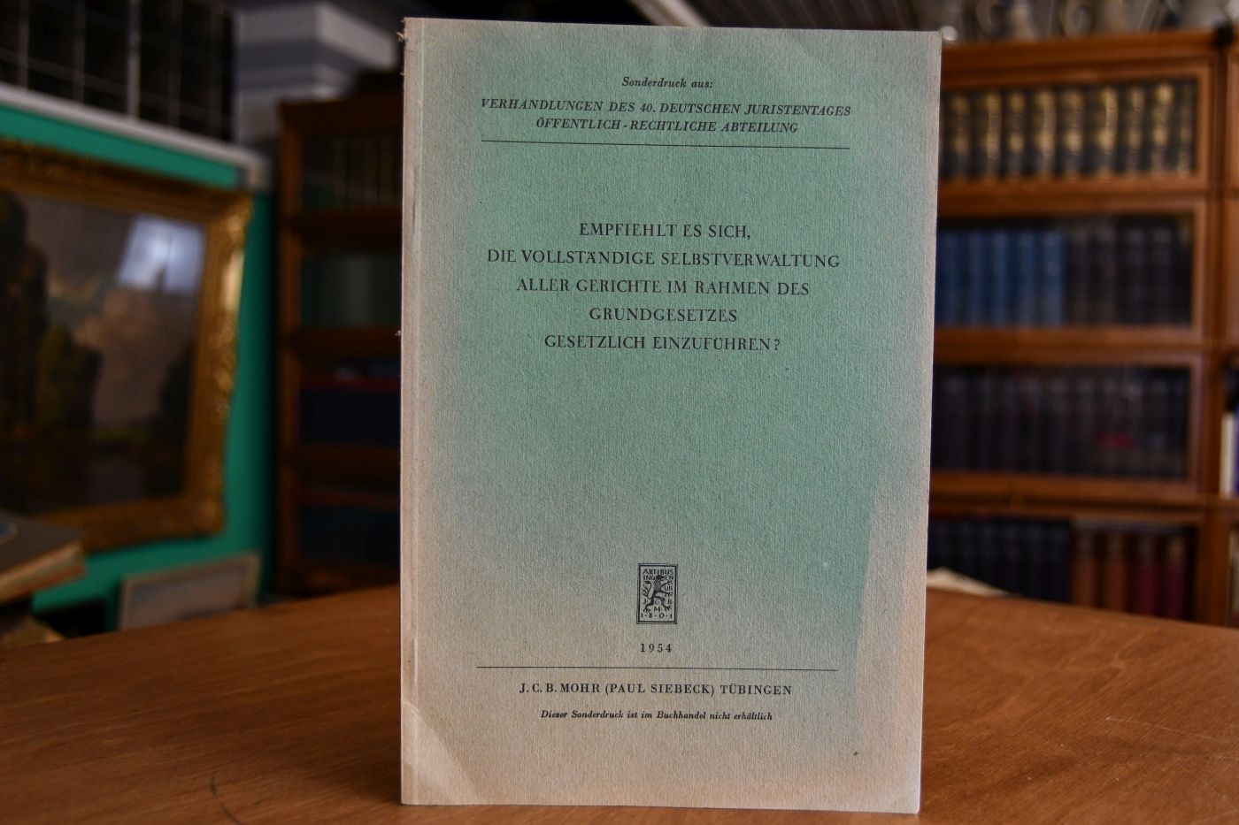 Empfielt es sich die vollständige Selbstverwaltung aller Gerichte im Rahmen des Grundgesetzes gesetzlich einzuführen.