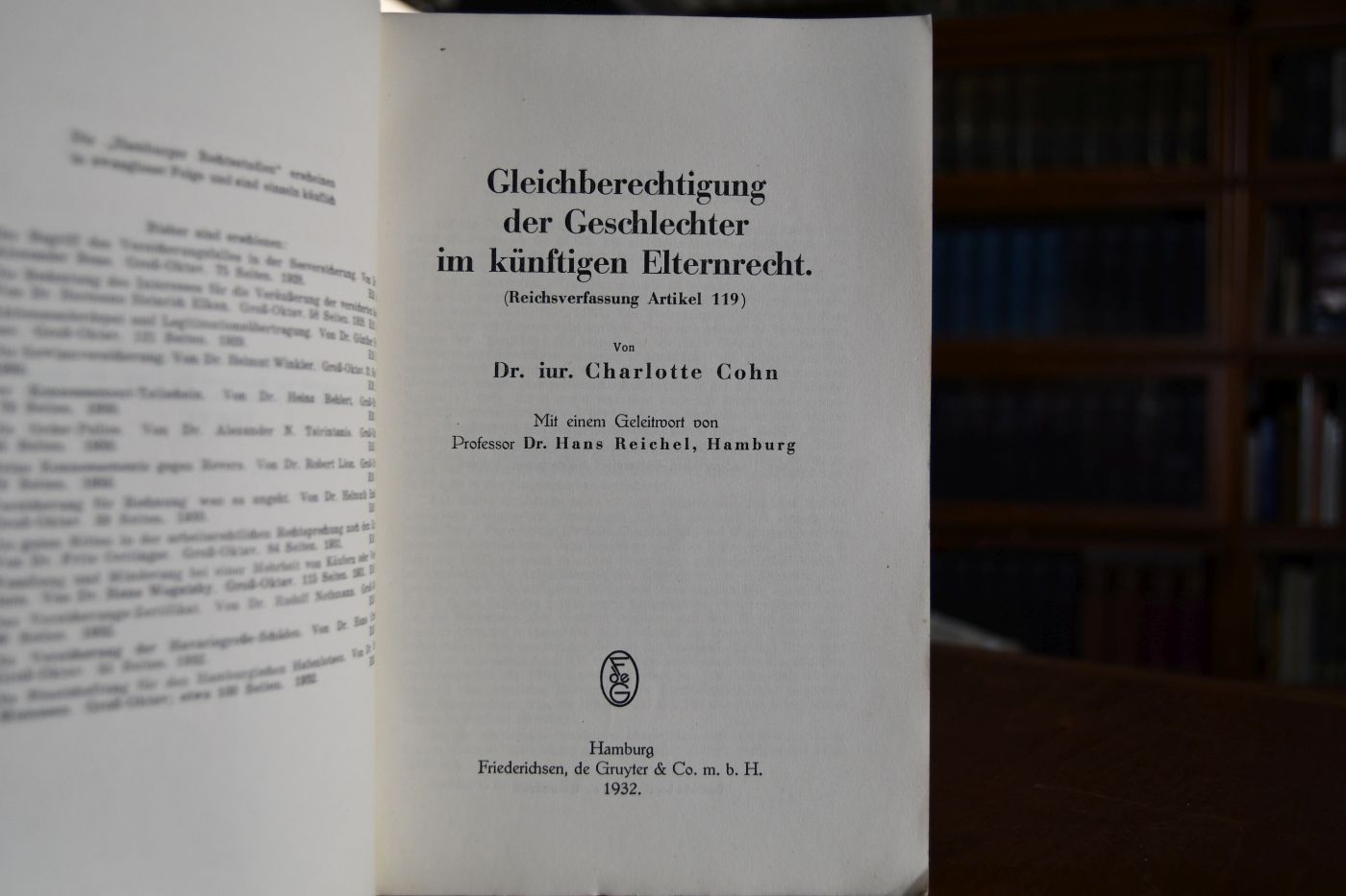Gleichberechtigung der Geschlechter im künftigen Elternrecht (Reichsverfassung Artikel 119).