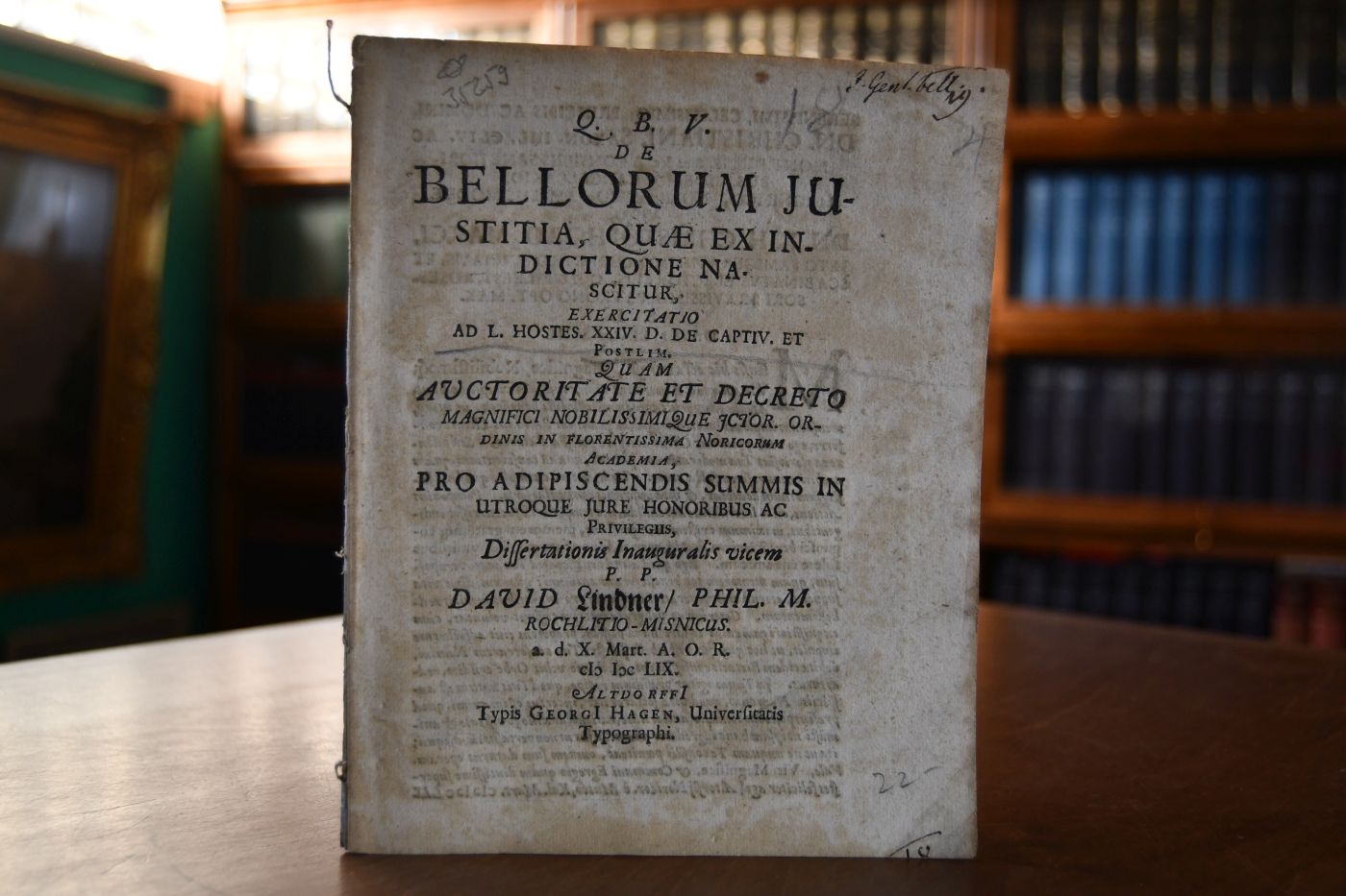 De Bellorum Justitia, Quae Ex Indictione Nascitur, Exercitatio Ad L. Hostes XXIV. D. De Captiv. Et Postlim. / Qvam ... Dissertationis Inauguralis vicem P. P. David Lindner, Phil. M., Rochlitio-Misnicus.