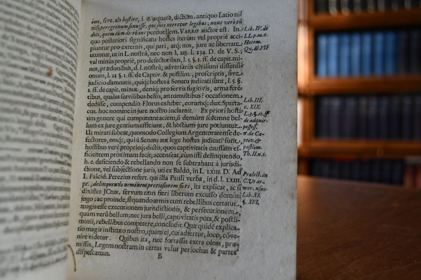 De Bellorum Justitia, Quae Ex Indictione Nascitur, Exercitatio Ad L. Hostes XXIV. D. De Captiv. Et Postlim. / Qvam ... Dissertationis Inauguralis vicem P. P. David Lindner, Phil. M., Rochlitio-Misnicus.
