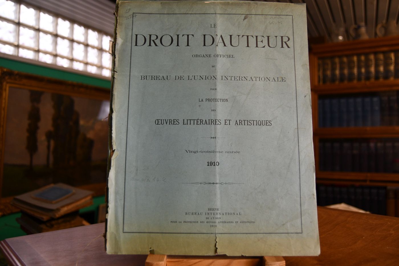 Le Droit D`Auteur. Organe Officiel du Bureau de L`Union Internationale pour la Protection des Oeuvres litteraires et artistiques. Vingt-troisseme annee, 1910. Ohne die Hefte 1+2 (von 12).